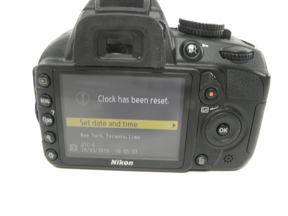 Nikon D3100 14.2mp Digital SLR w/AF-S Nikkor 18-55 DX VR Shutter Ct. 1,998