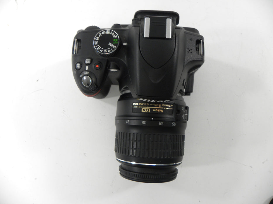 Nikon D3200 24.2mp Digital SLR w/AF-S DX ED 18-55 f3.5-5.6G II