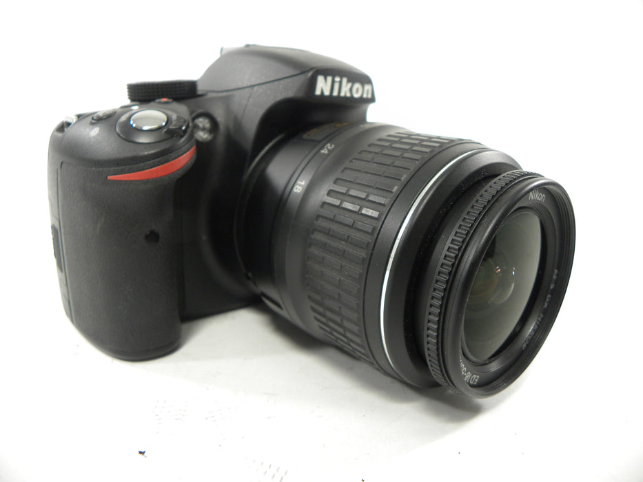 Nikon D3200 24.2mp Digital SLR w/AF-S DX ED 18-55 f3.5-5.6G II