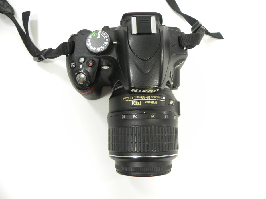 Nikon D3200 24.2mp Digital SLR w/AF-S Nikkor 18-55 DX Shutter Ct. 9,275