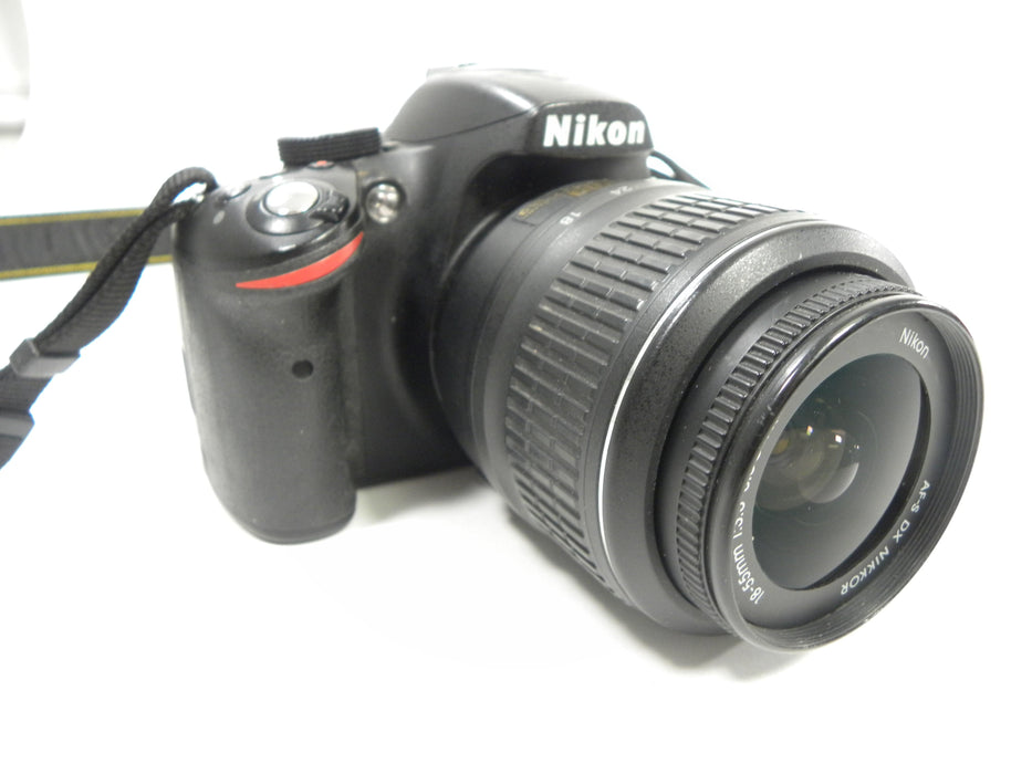 Nikon D3200 24.2mp Digital SLR w/AF-S Nikkor 18-55 DX Shutter Ct. 9,275