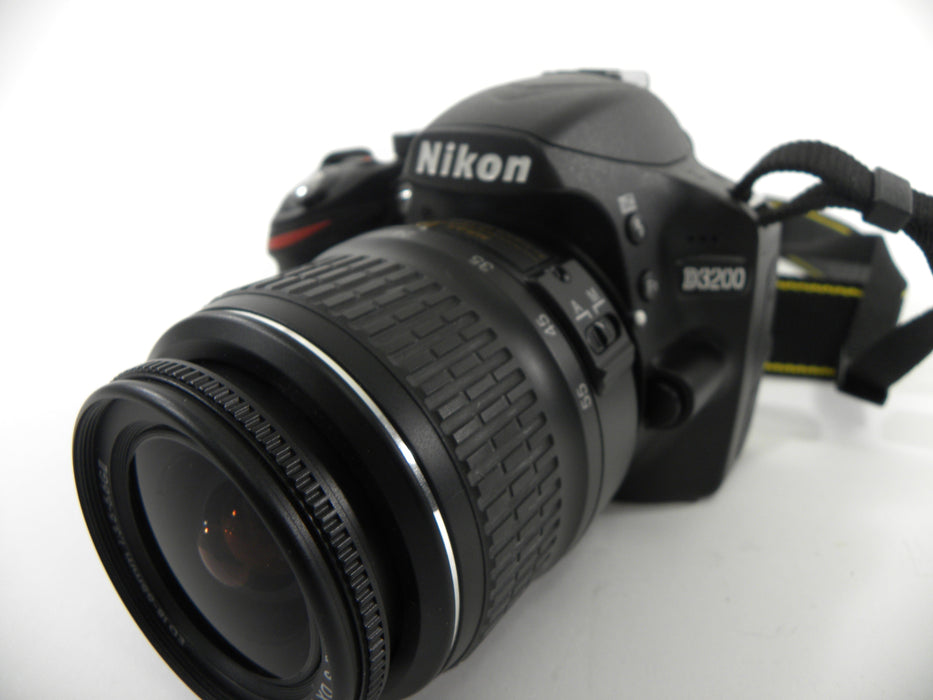Nikon D3200 Digital SLR w/AF-S Nikkor DX ED 18-55 f3.5-5.6G II