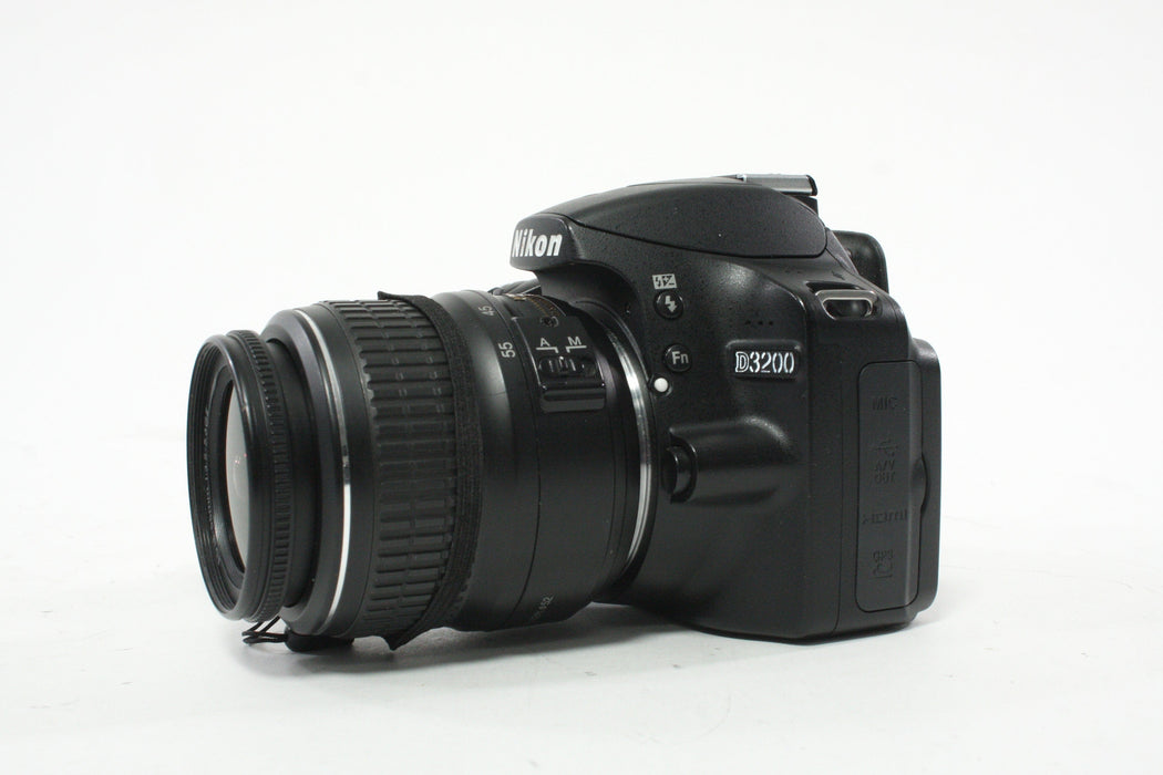 Nikon D3200 DSLR Camera With 18-55mm f/3.5-5.6 Lens Shutter Count 6,702
