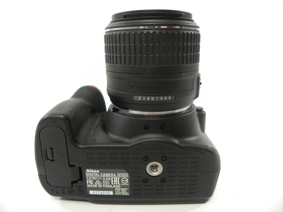 Nikon D3300 24.2mp Digital SLR w/Nikkor AF-S DX VR 18-55 Shutter Ct #750