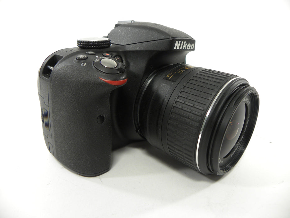 Nikon D3300 24.2mp Digital SLR w/Nikkor AF-S DX VR 18-55 Shutter Ct #750