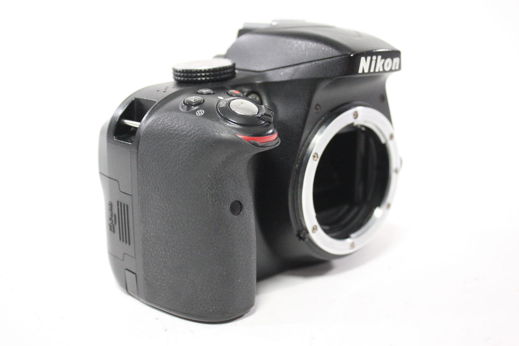 Nikon D3300 DSLR Camera with Nikon 18-55mm f/3.5-5.6G II DX VR Lens with Shutter Count 15,706