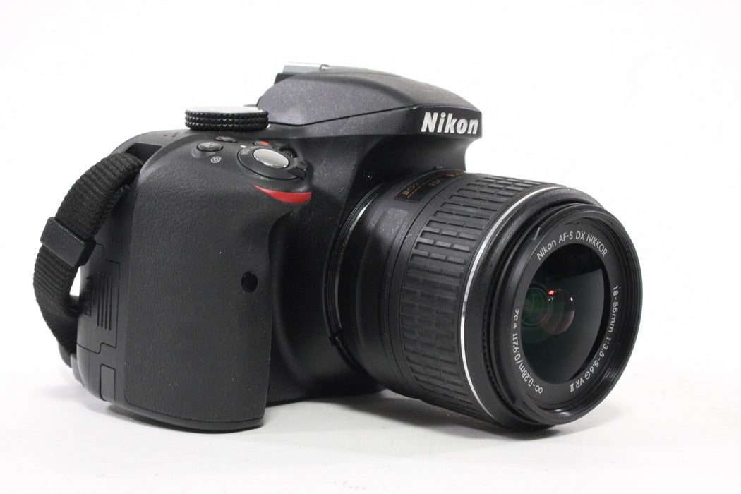 Nikon D3300 DSLR with 18-55mm f/3.5-5.6 II AF-S Lens Shutter Count 565