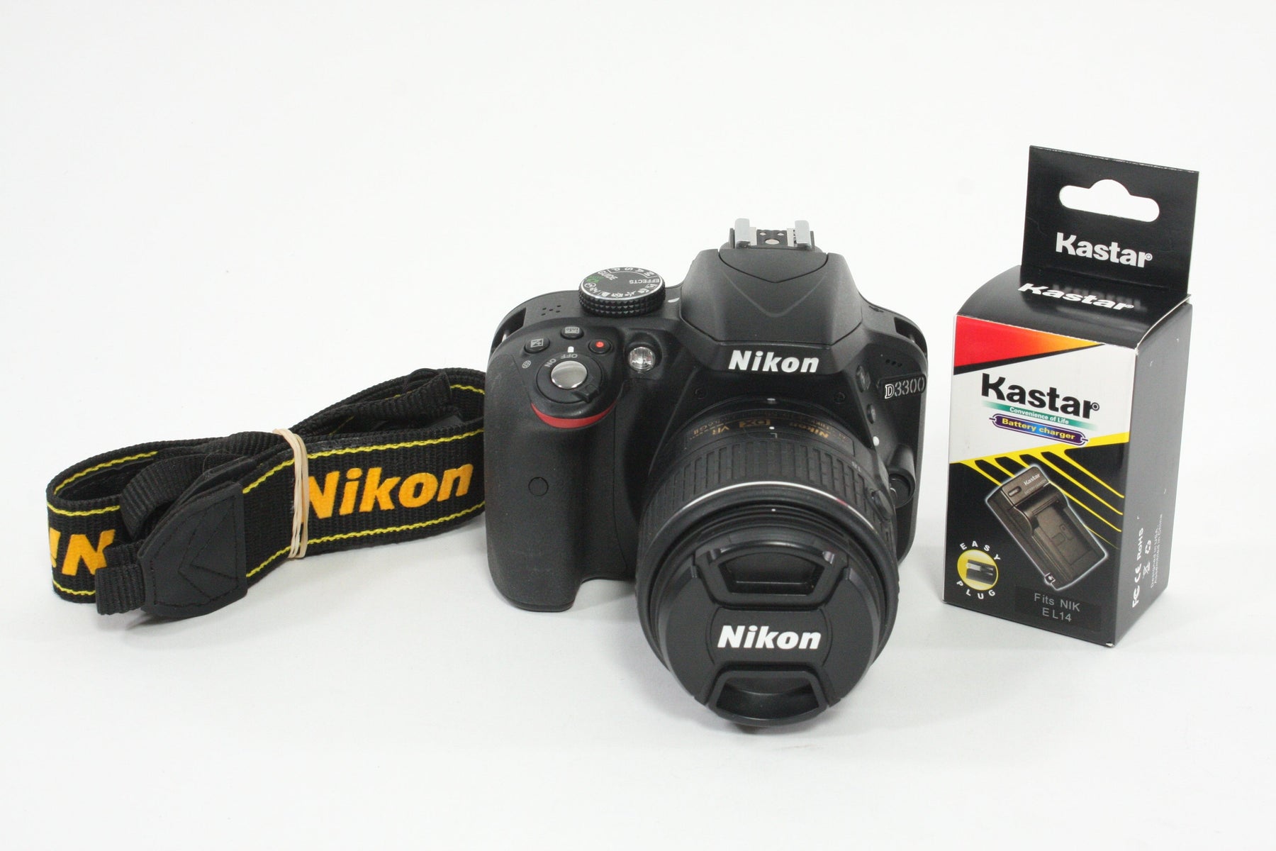 Nikon D3300 with 18-55mm f/3.5-5.6 VR GII DX Lens - Shutter Count 582