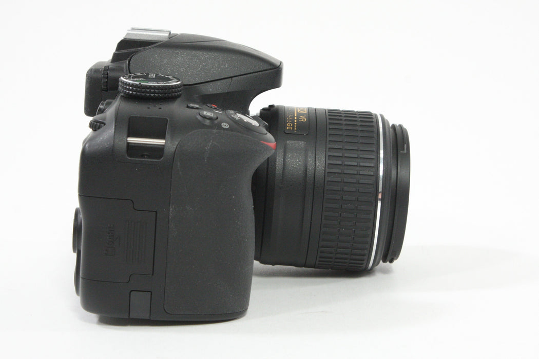 Nikon D3300 with 18-55mm f/3.5-5.6 VR GII DX Lens - Shutter Count 582
