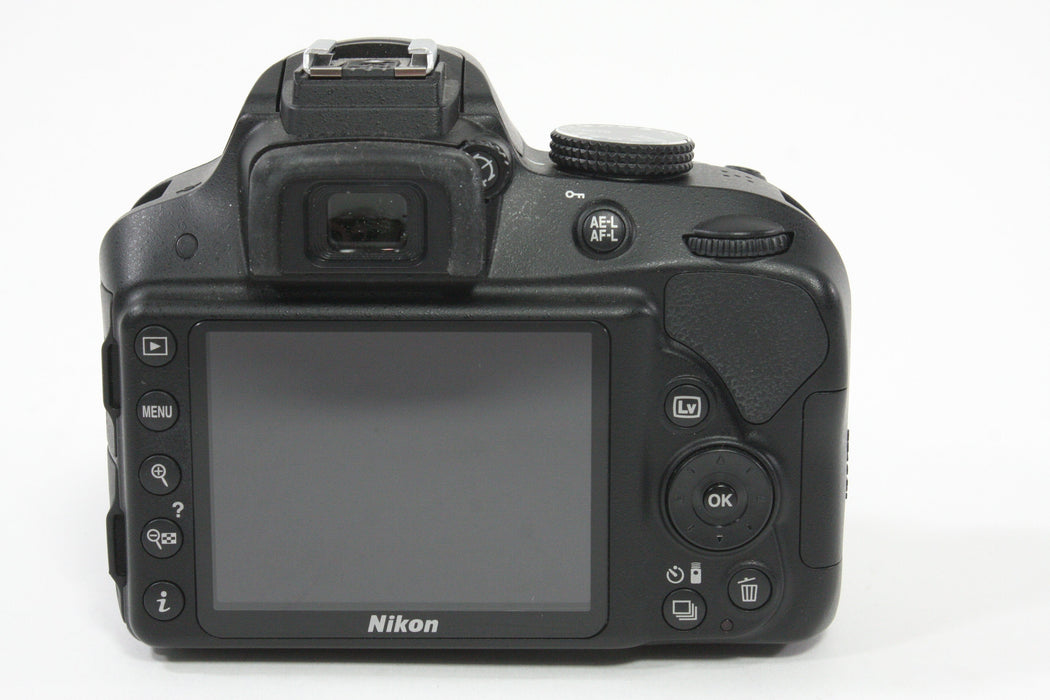 Nikon D3300 with 18-55mm f/3.5-5.6 VR GII DX Lens - Shutter Count 582