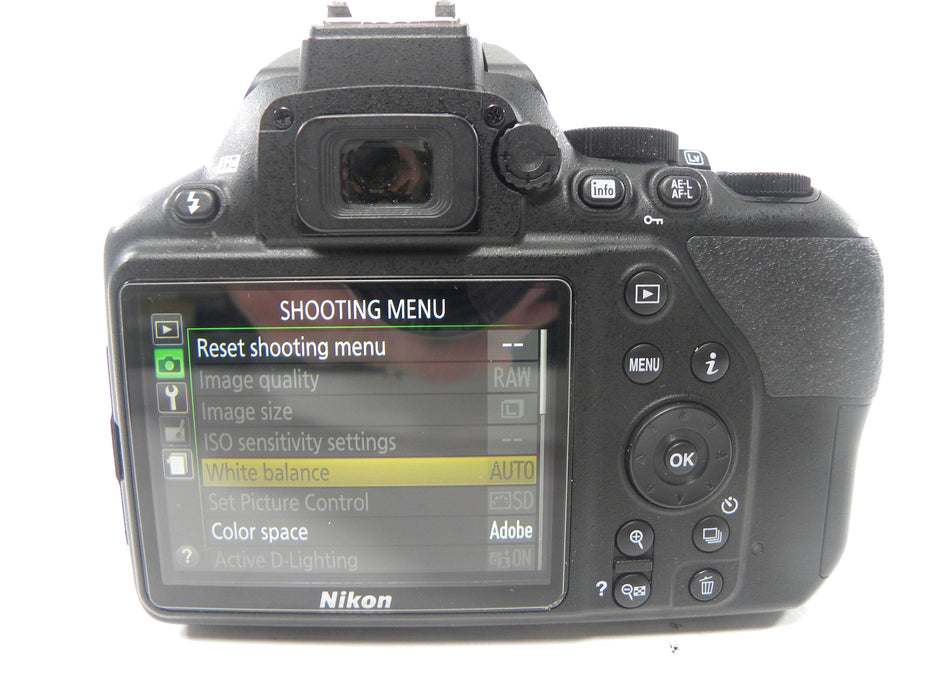 Nikon D3500 24.2mp Digital SLR w/AF-P Nikkor DX VR 18-55 Shutter Ct. 6,786