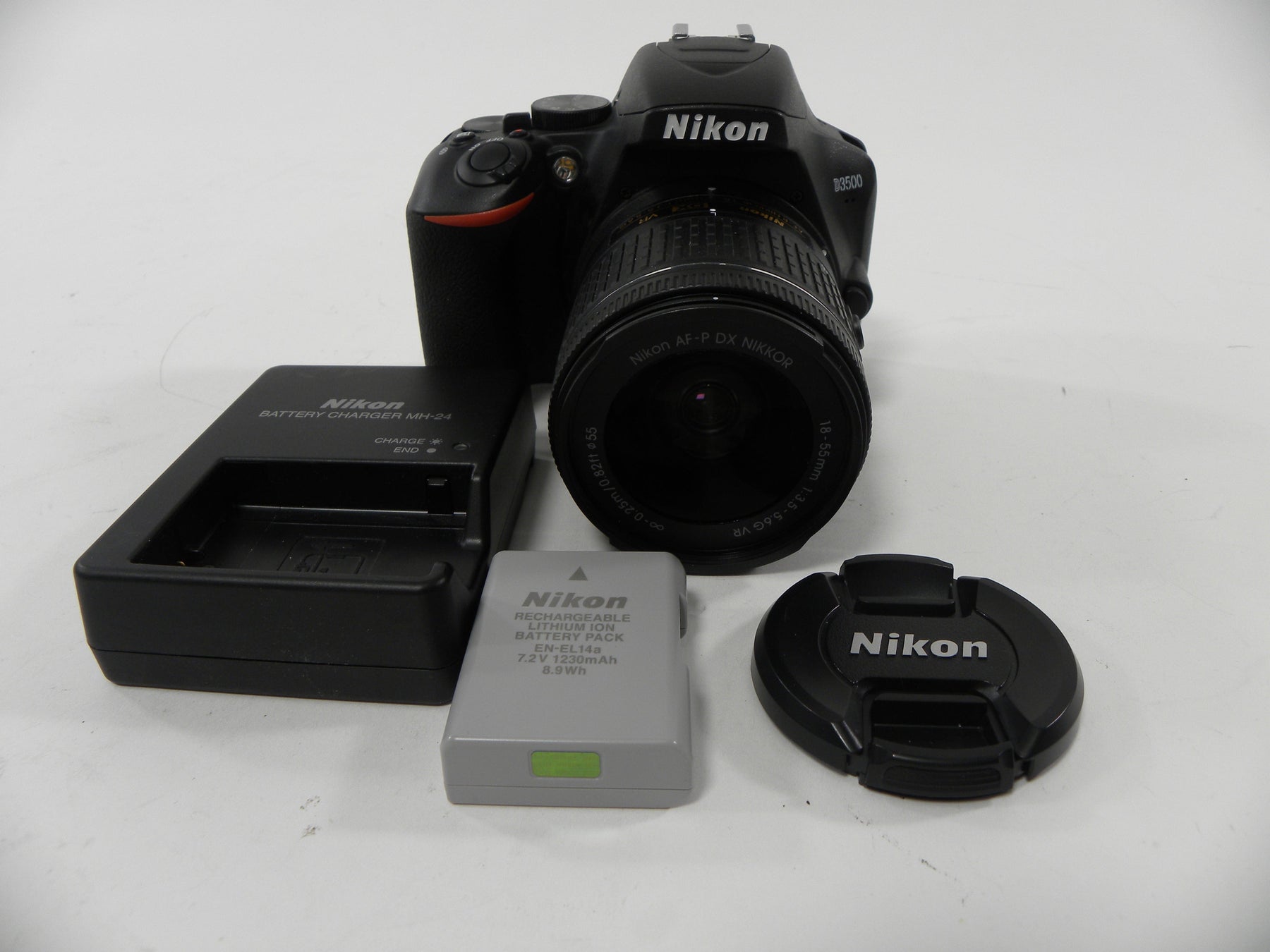 Nikon D3500 24.2mp Digital SLR w/Nikkor Af-P DX VR 18-55 Shutter Ct. 988