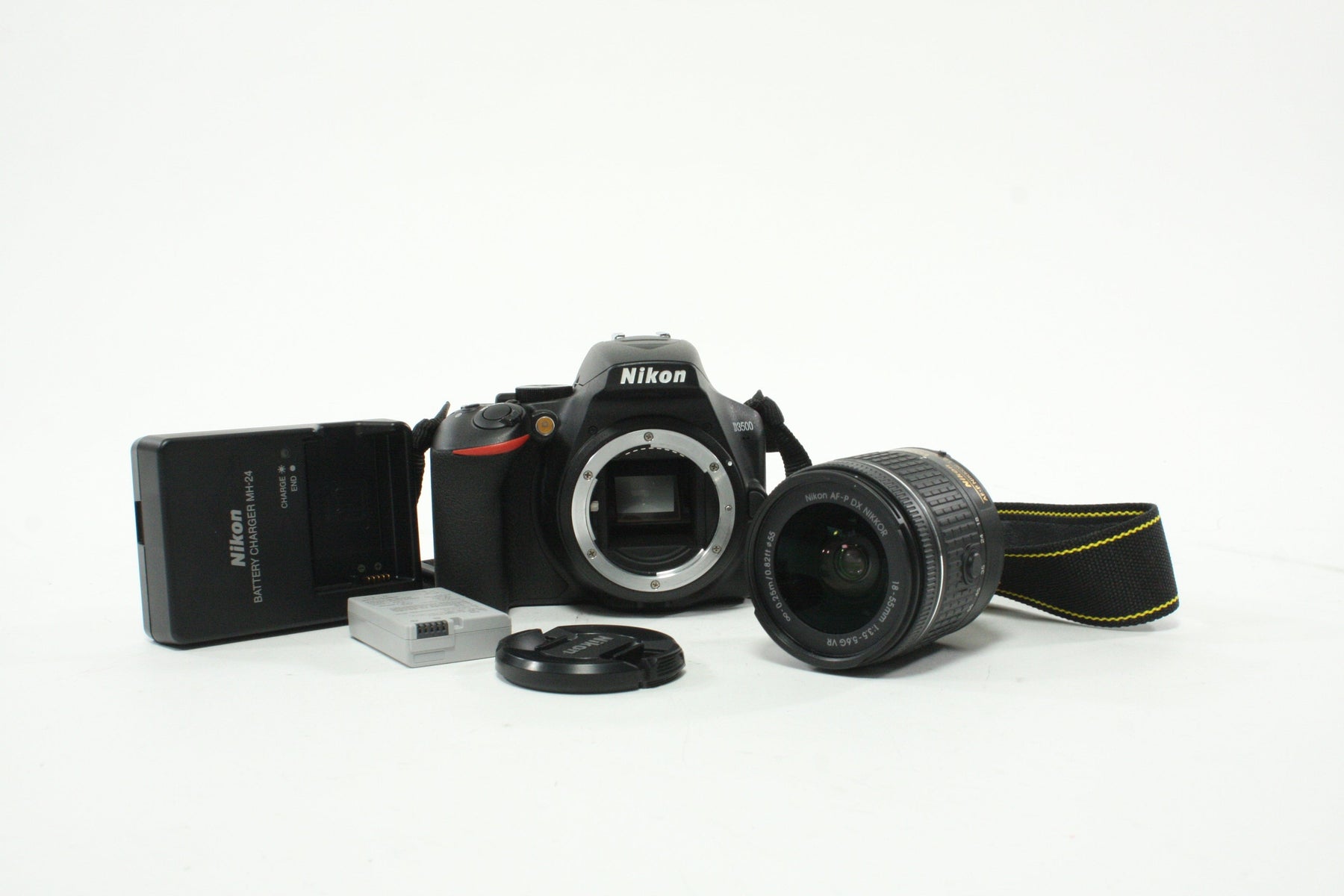 Nikon D3500 DSLR with 18-55mm f/3.5-5.6 G AF-P Lens with Shutter Count 415