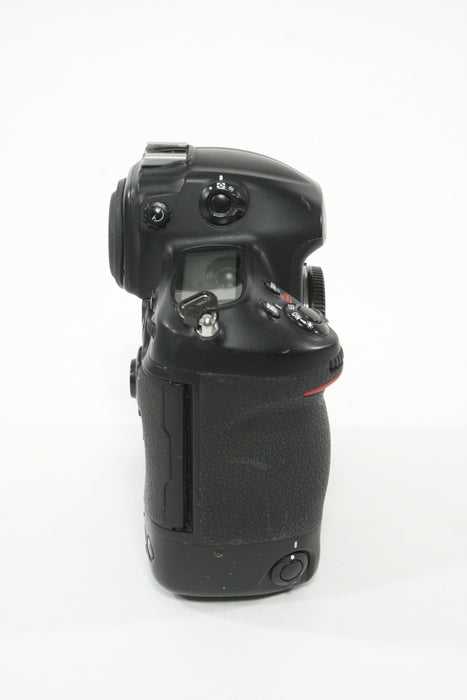 Nikon D3S Body Only - Shutter Count 365,035
