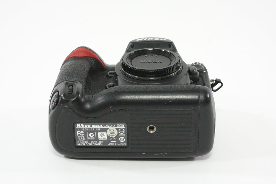 Nikon D3S Body Only - Shutter Count 365,035