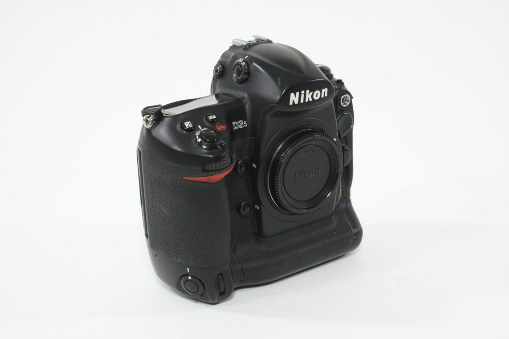 Nikon D3S Body Only - Shutter Count 365,035