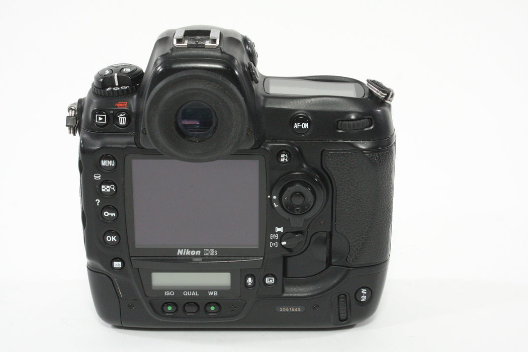 Nikon D3S Body Only - Shutter Count 365,035