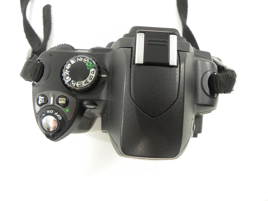 Nikon D40 6.1mp Digital SLR Body only Shutter Ct. 11,192