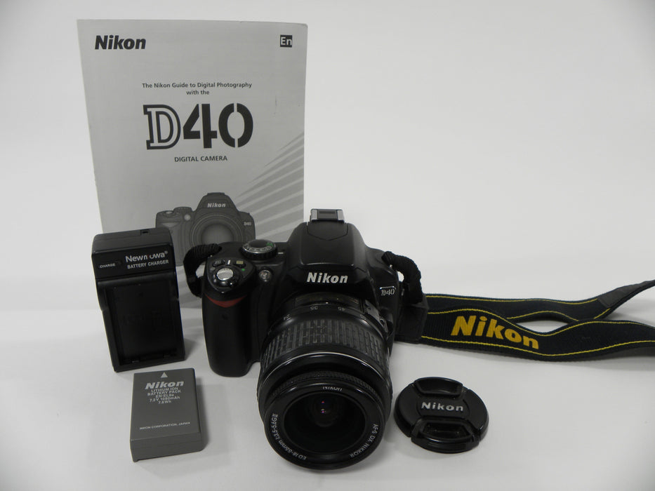 Nikon D40 6.1mp Digital SLR w/AF-S DX ED 18-55mm II Shutter Ct. 3,753