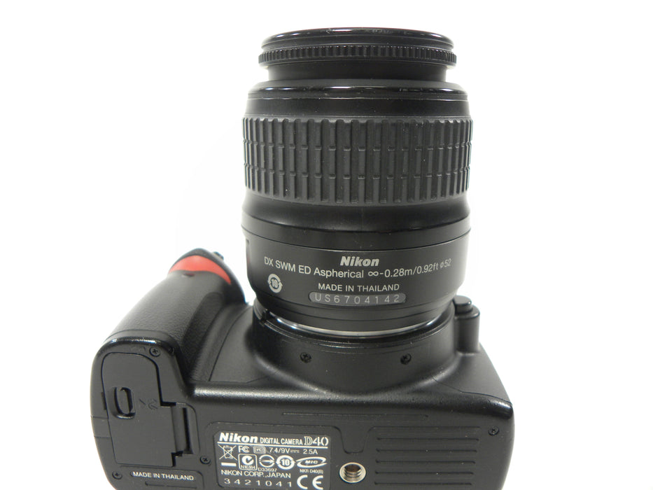 Nikon D40 6.1mp Digital SLR w/AF-S DX SWM ED 18-55mm f3.5-5.6G II