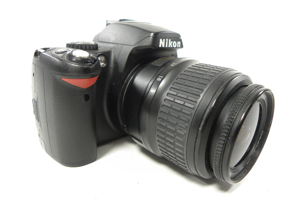 Nikon D40 6.1mp Digital SLR w/AF-S DX SWM ED 18-55mm f3.5-5.6G II