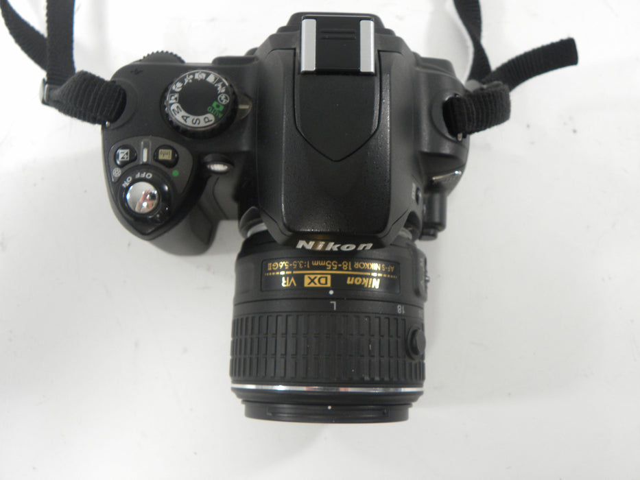 Nikon D40 6.1mp Digital SLR w/Nikkor DX VR 18-55mm Shutter Ct. 22,196