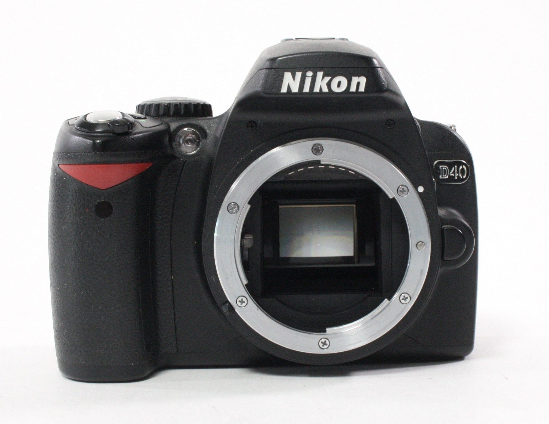 Nikon D40 DSLR with Nikon 18-55mm f/3.55.6 G VR Lens Shutter Count 4,742