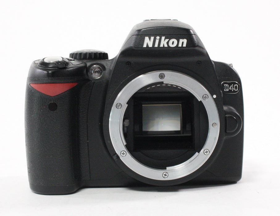 Nikon D40 DSLR with Nikon 18-55mm f/3.55.6 G VR Lens Shutter Count 4,742