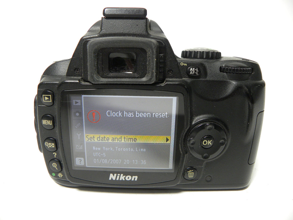 Nikon D40x 10.2mp Digital SLR w/AF-S DX ED 18-55mm DX ED Shutter Ct. 6,670