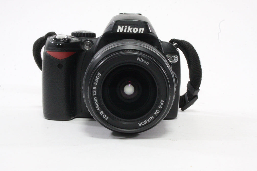 Nikon D40X with 18-55mm f/3.5-5.6G II Lens with Shutter Count 6,273