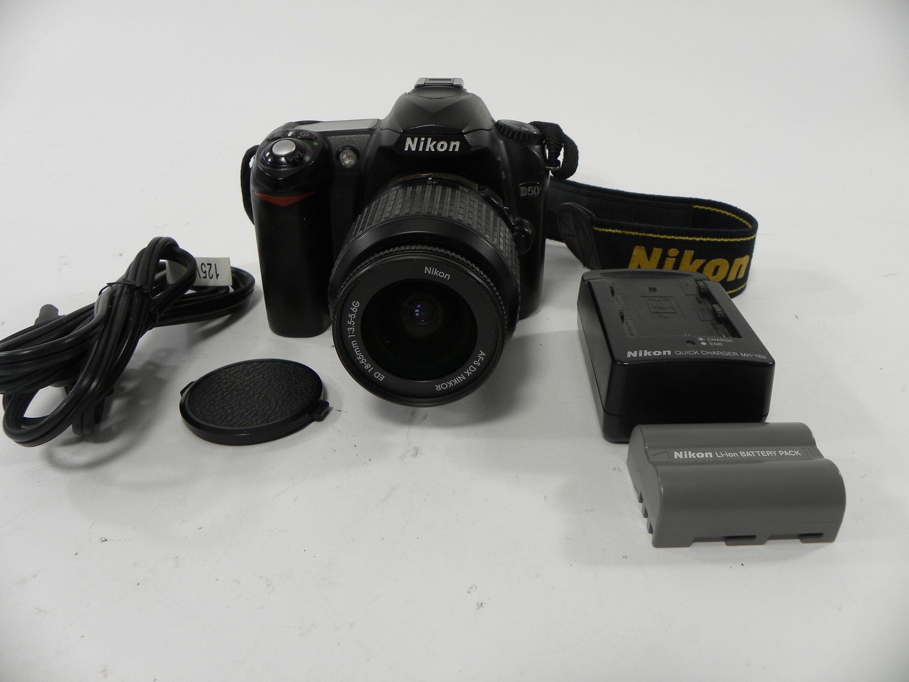 Nikon D50 6.1mp Digital SLR w/Nikkor AF-S DX ED 18-55mm Shutter Ct 13,144