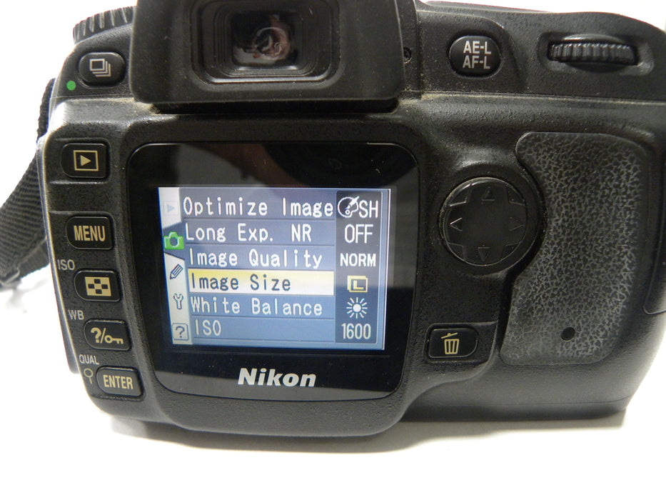 Nikon D50 6.1mp Digital SLR w/Nikkor AF-S DX ED 18-55mm Shutter Ct 13,144
