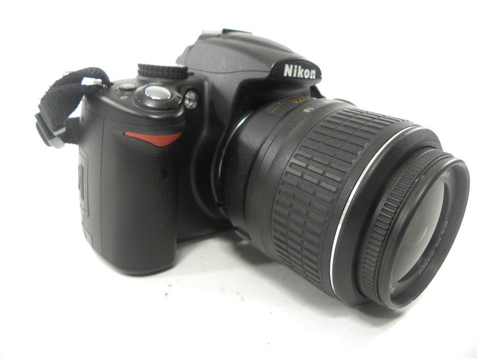 Nikon D5000 12.3mp Digital SLR w/AF-S 18-55 DX VR ED IF Shutter Ct. 9,655