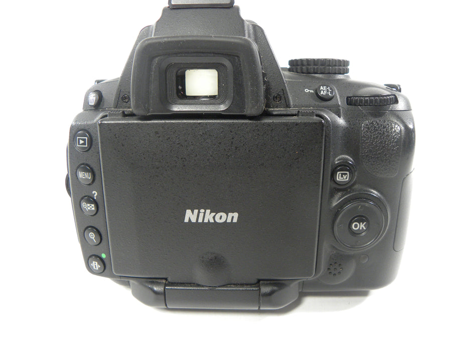 Nikon D5000 12.3mp Digital SLR w/AF-S Nikkor 18-55 II Shutter Ct. 10,835