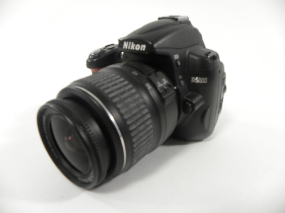 Nikon D5000 12.3mp Digital SLR w/AF-S Nikkor 18-55 II Shutter Ct. 10,835