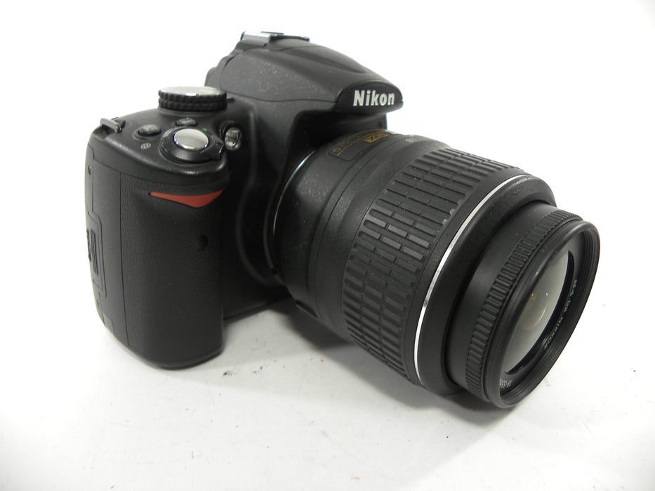 Nikon D5000 12.3mp Digital SLR w/AF-S Nikkor DX VR 18-55 Shutter Ct. 5,530