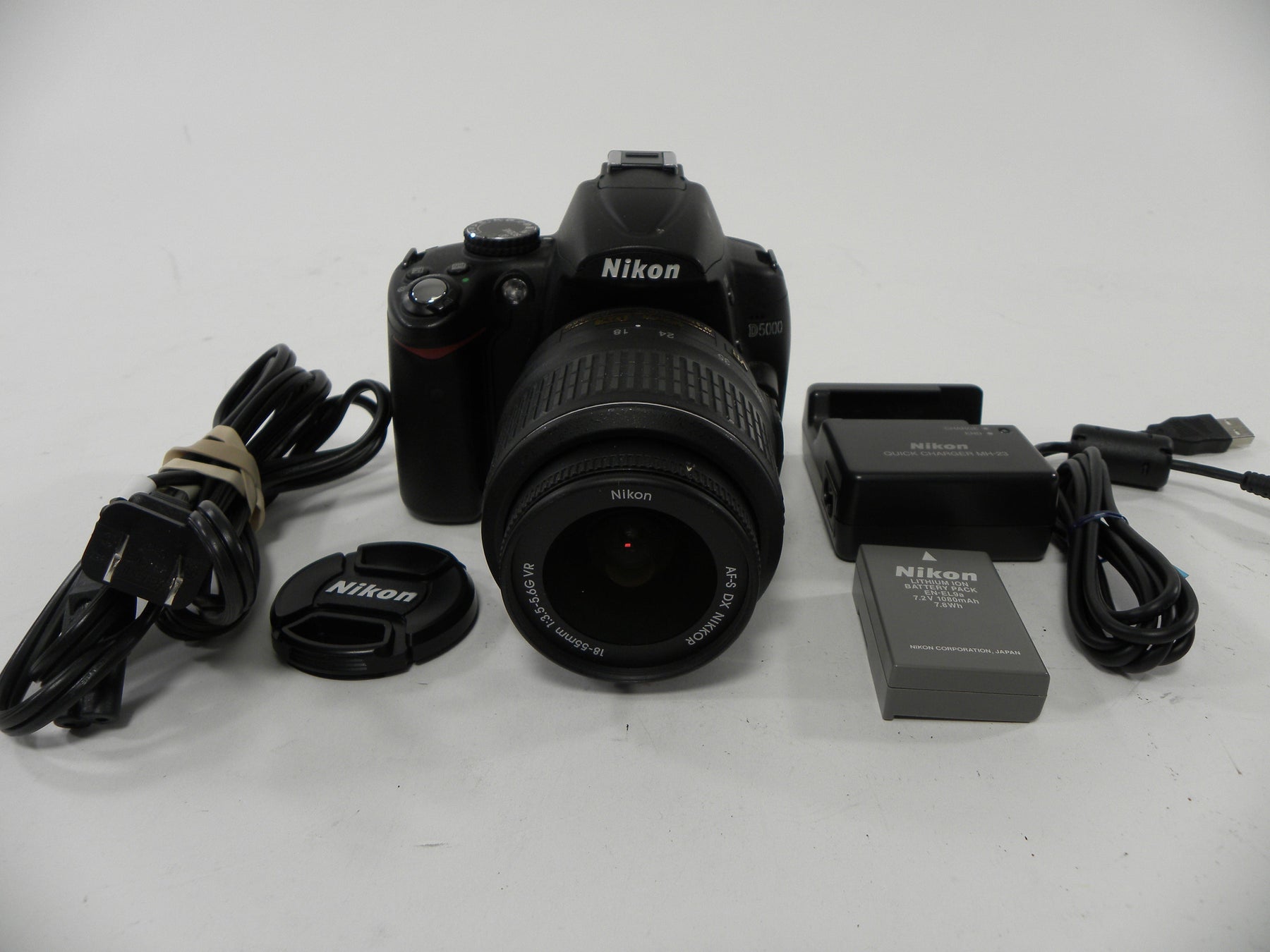 Nikon D5000 12.3mp Digital SLR w/AF-S Nikkor DX VR 18-55 Shutter Ct. 5,530