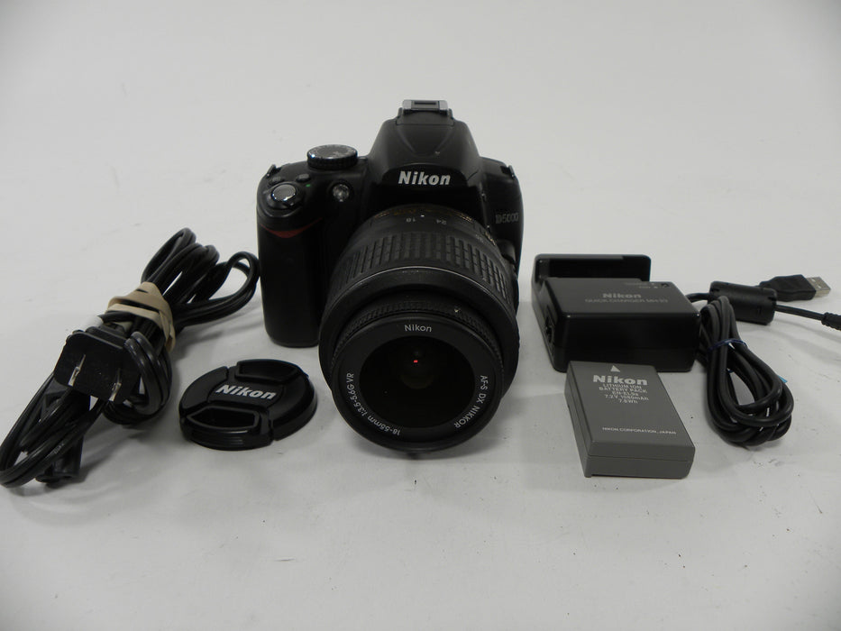Nikon D5000 12.3mp Digital SLR w/AF-S Nikkor DX VR 18-55 Shutter Ct. 5,530