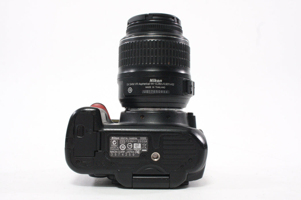 Nikon D5000 DSLR Camera with 18-55 f/3.5-5.6G VR Lens with Shutter Count 10,015