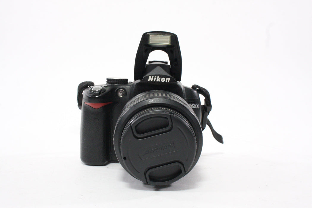 Nikon D5000 DSLR Camera with 18-55 f/3.5-5.6G VR Lens with Shutter Count 10,015