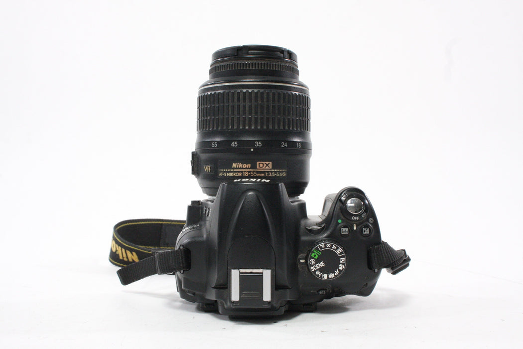 Nikon D5000 DSLR Camera with 18-55 f/3.5-5.6G VR Lens with Shutter Count 10,015