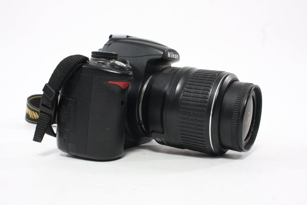 Nikon D5000 DSLR Camera with 18-55 f/3.5-5.6G VR Lens with Shutter Count 10,015