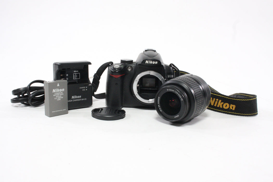 Nikon D5000 DSLR Camera with 18-55 f/3.5-5.6G VR Lens with Shutter Count 10,015