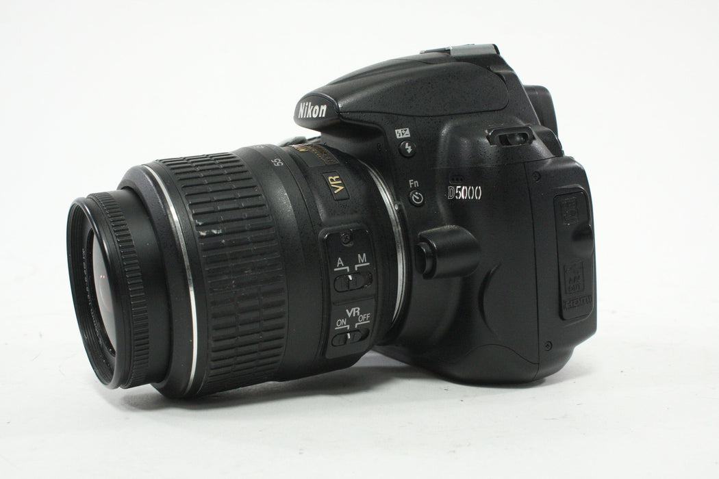 Nikon D5000 DSLR Camera with 18-55mm df/3.5-5.6G VR Lens with Shutter Count 7,362
