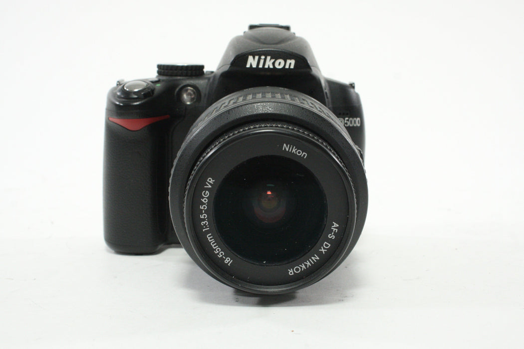 Nikon D5000 DSLR Camera with 18-55mm df/3.5-5.6G VR Lens with Shutter Count 7,362