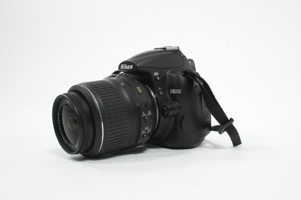 Nikon D5000 DSLR Camera with 18-55mm f/3.5-5.6 G DX VR Lens