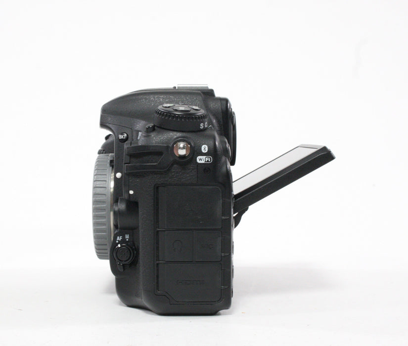 Nikon D5000 DSLR Camera with 18-55mm f/3.5-5.6 G VR Kit Lens Shutter Count 5,529
