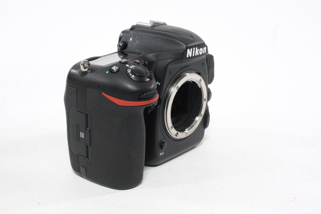 Nikon D5000 DSLR Camera with 18-55mm f/3.5-5.6 G VR Kit Lens Shutter Count 5,529