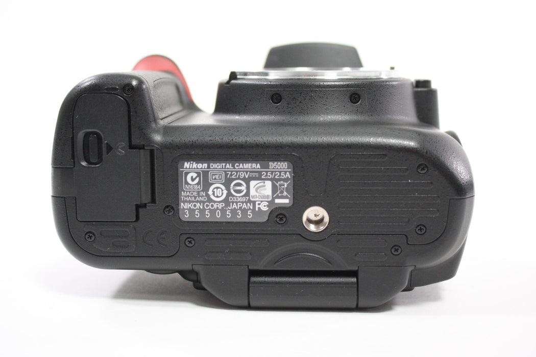 Nikon D5000 DSLR Camera with 18-55mm f/3.5-5.6G VR AF-S Lens for F Mount with Shutter Count 3,872