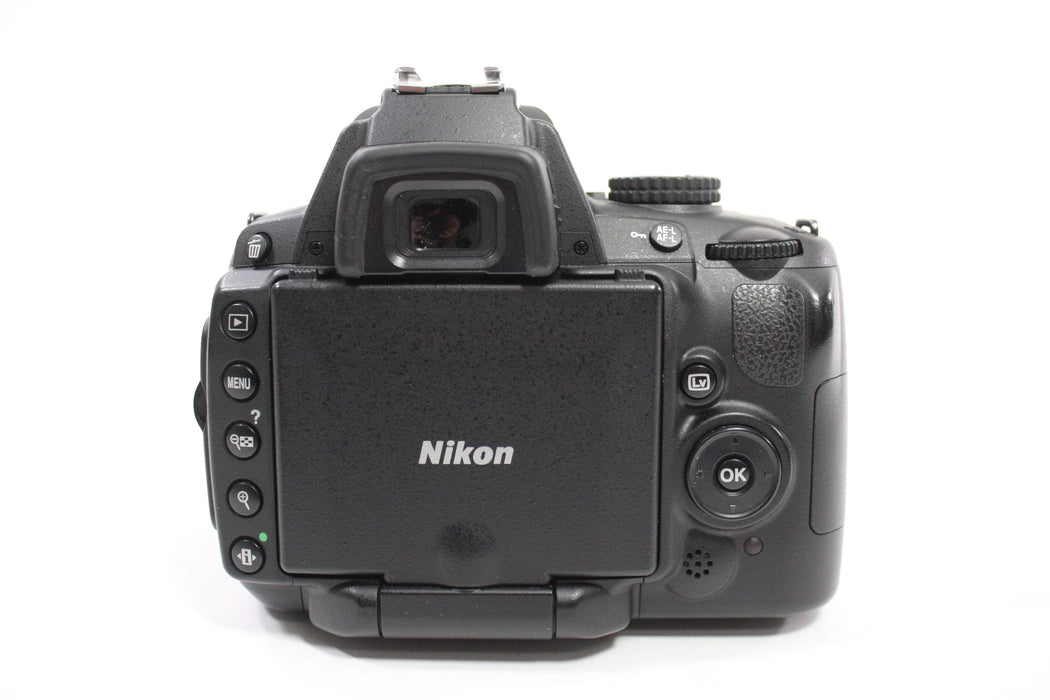 Nikon D5000 DSLR Camera with 18-55mm f/3.5-5.6G VR AF-S Lens for F Mount with Shutter Count 3,872